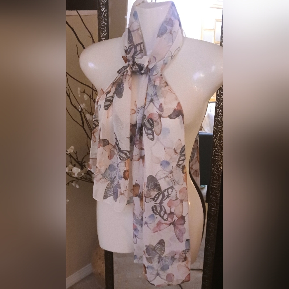Like-New Beautiful Butterfly Scarf